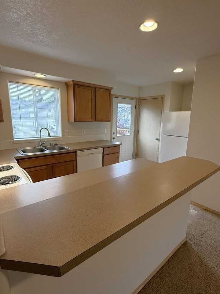 4466 Ne Nicholson Loop - Photo 6 of 23