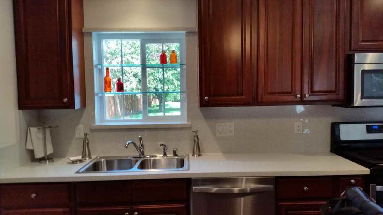 1616 Tamarack Rd - Photo 3 of 5