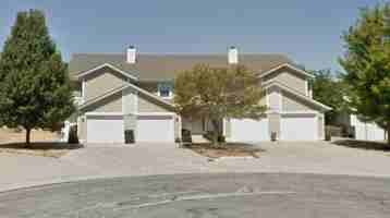 featured image of 1012 Ne Whispering Winds Ct