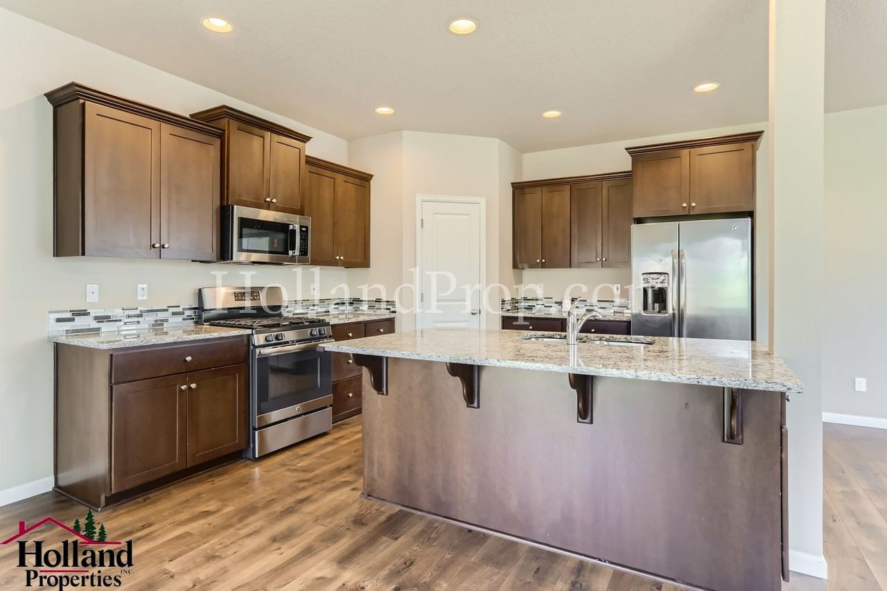 16735 Nw Antonio St - Photo 6 of 24