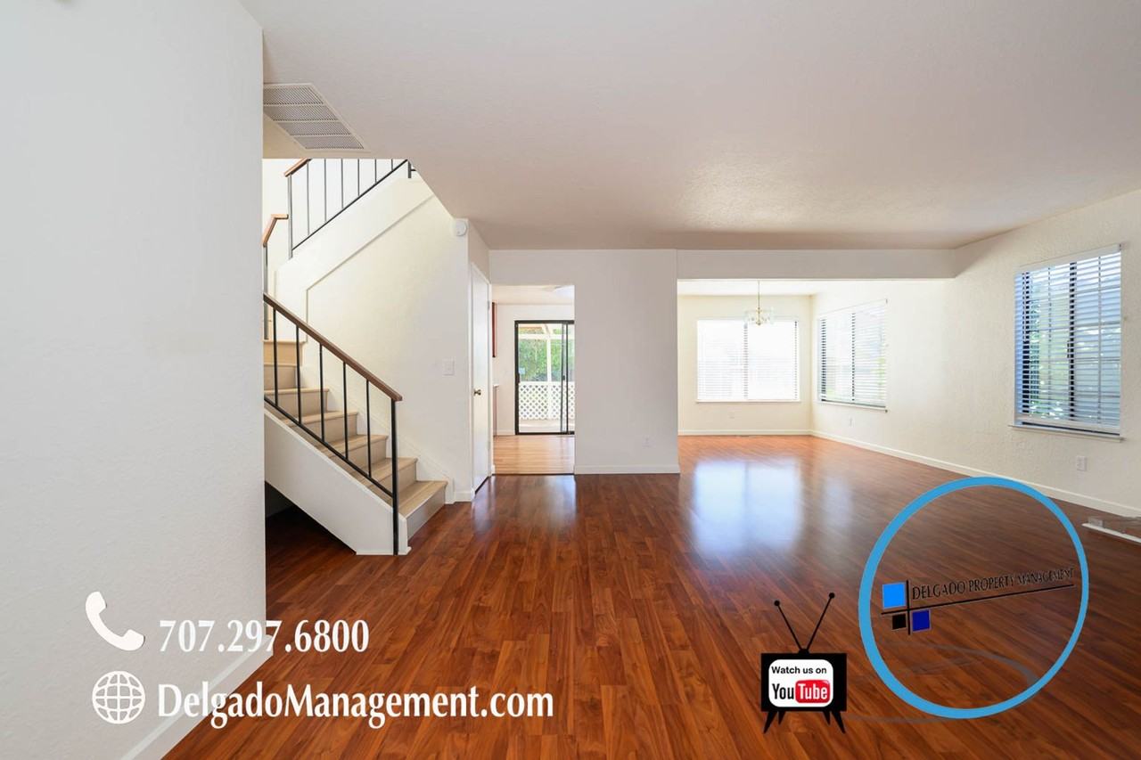 279 Flying Cloud Ct - Photo 4 of 31