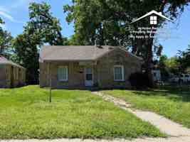 featured image of 1223 Grand St