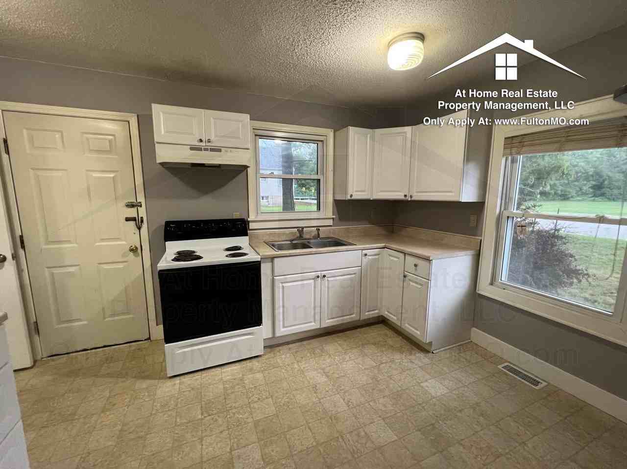 1223 Grand St - Photo 6 of 20