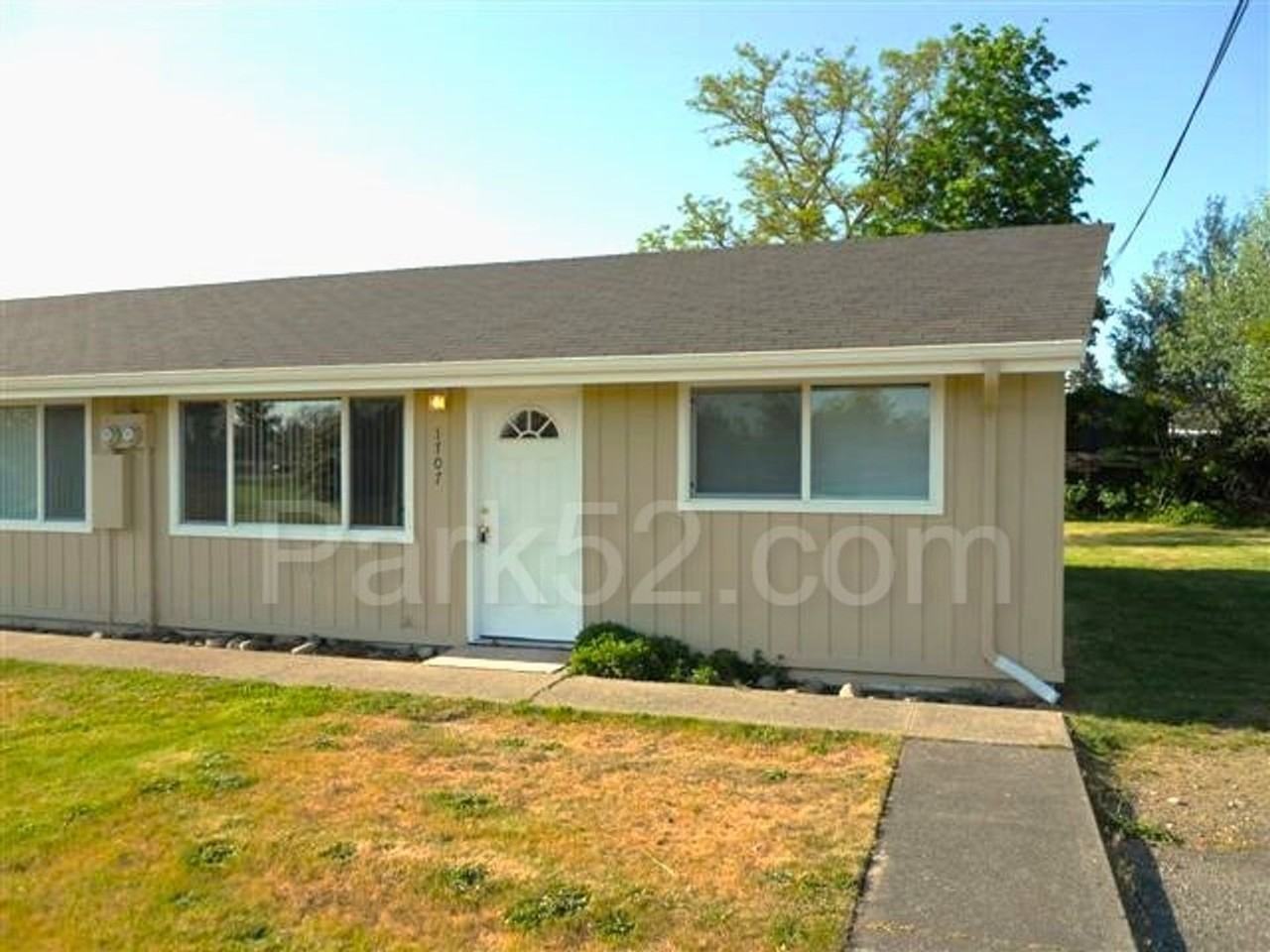 1707 Garfield St S - Photo 2 of 12