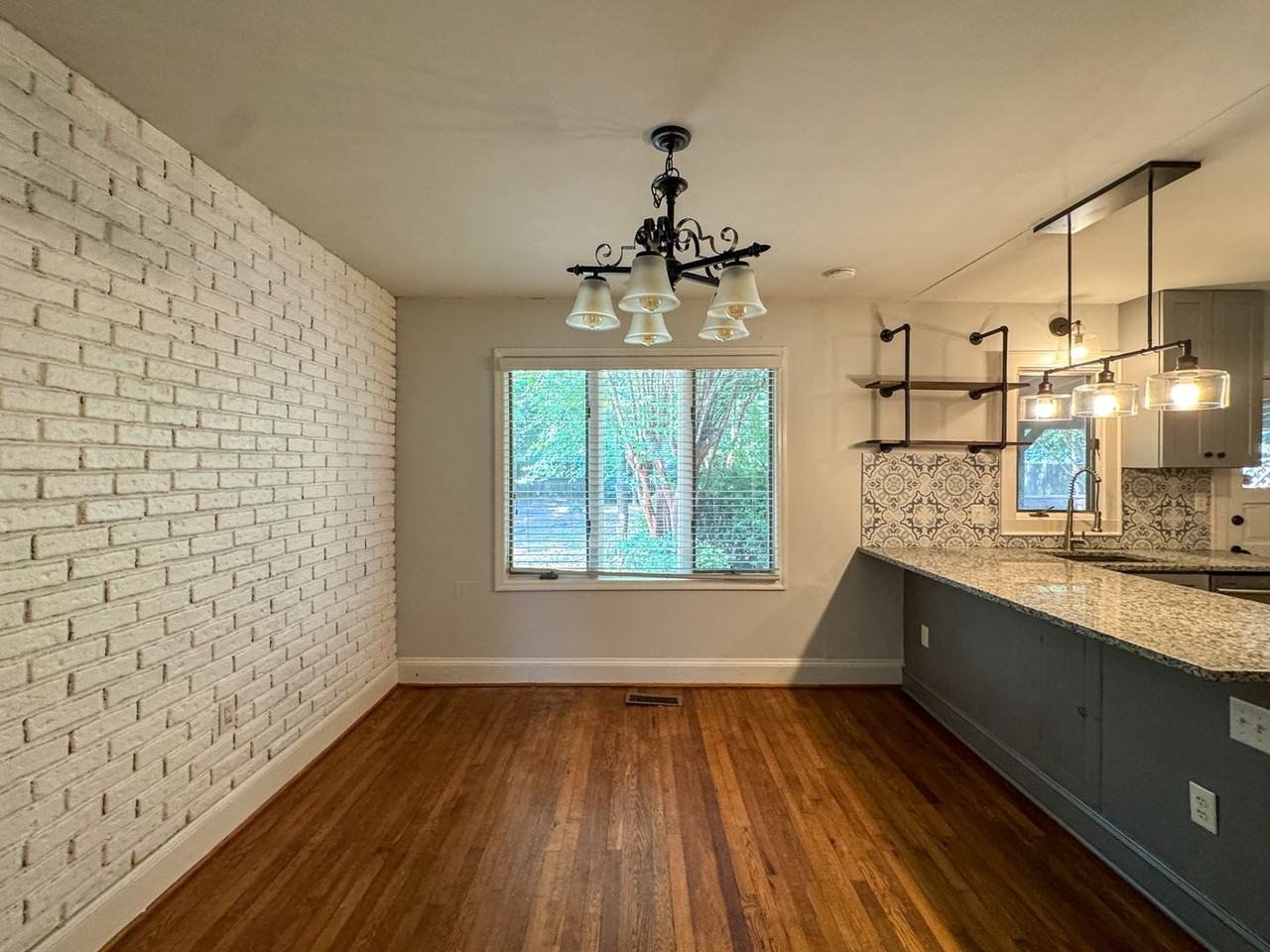 2527 Mcneill Cir - Photo 3 of 22