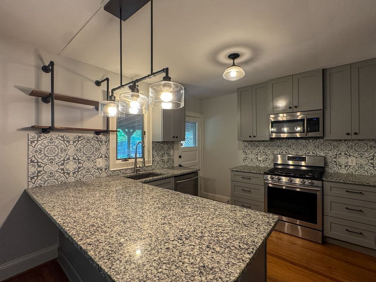 2527 Mcneill Cir - Photo 5 of 22