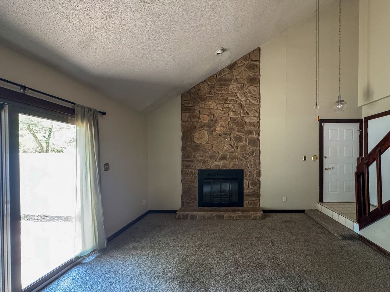 3832 Sarasota Dr - Photo 4 of 17
