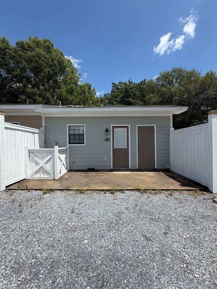 117 Cedar Ct - Photo 3 of 10