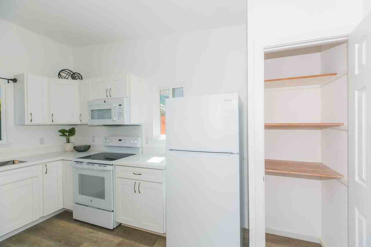 3052 Hinano St - Photo 7 of 14