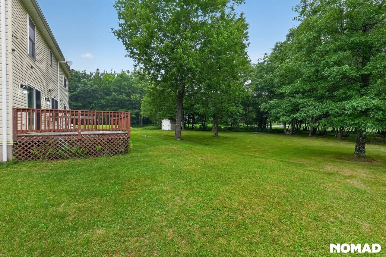 122 Saw Mill Rd - Photo 4 of 39