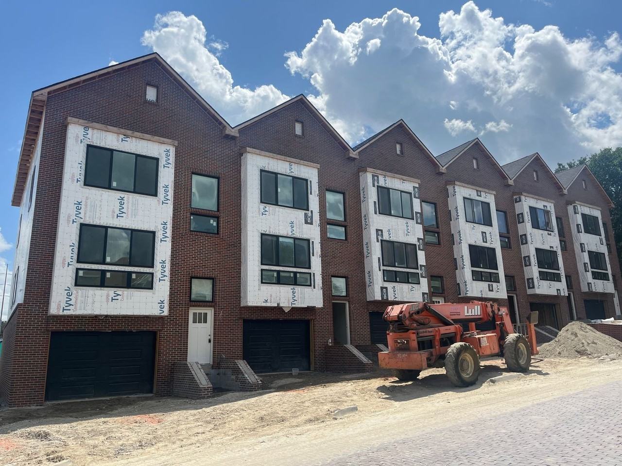 2901 Jackson St - Photo 4 of 17