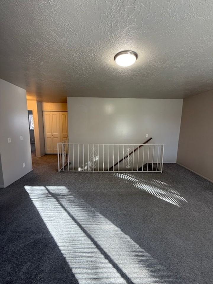 537 E Acoma Rd - Photo 2 of 19