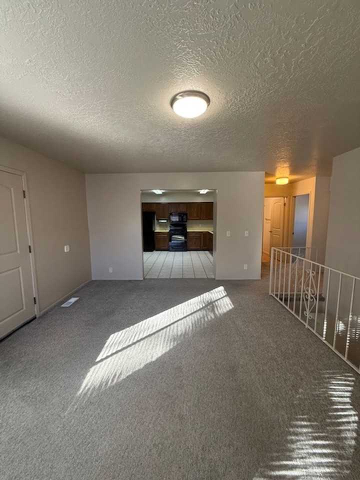 537 E Acoma Rd - Photo 3 of 19