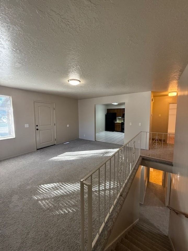 537 E Acoma Rd - Photo 4 of 19