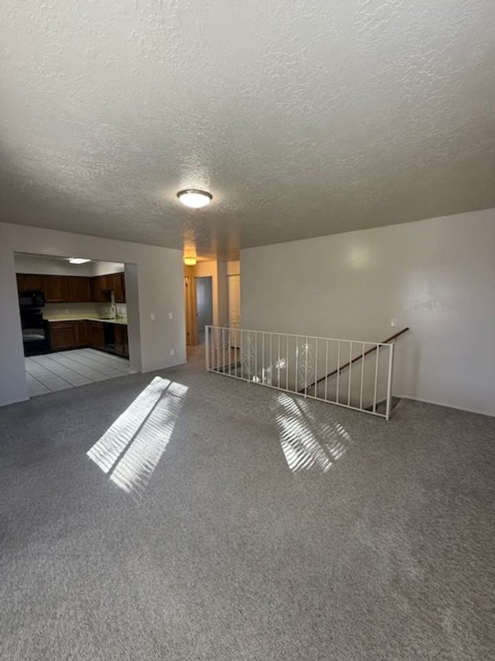 537 E Acoma Rd - Photo 5 of 19