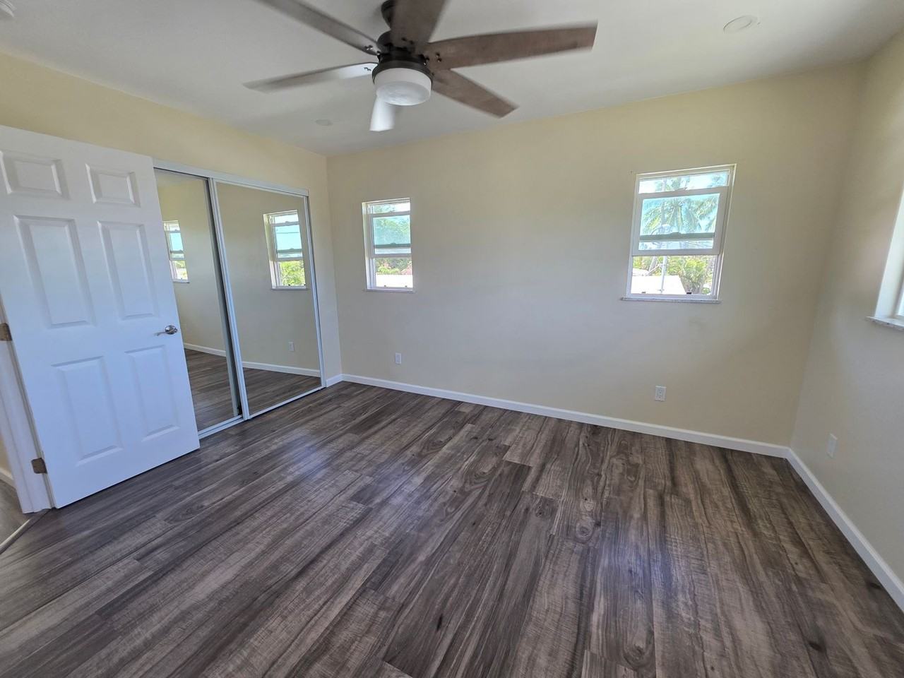 523 Ilimano St - Photo 5 of 16