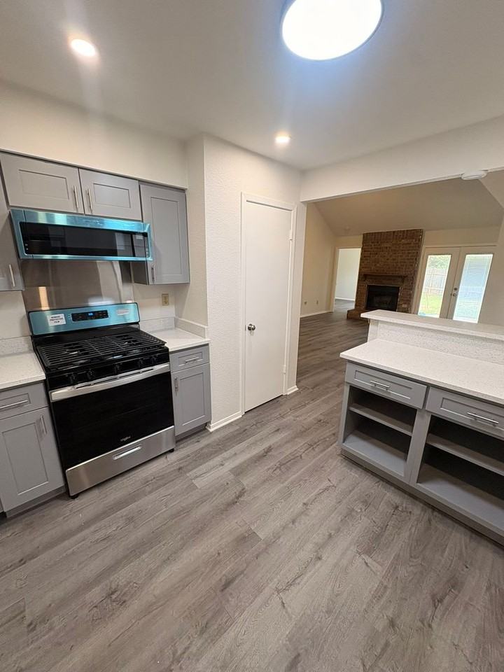 12406 Coronet St - Photo 6 of 19
