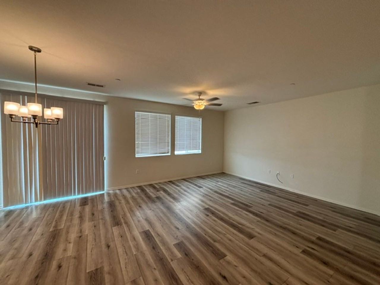 210 Monterrey St - Photo 3 of 16