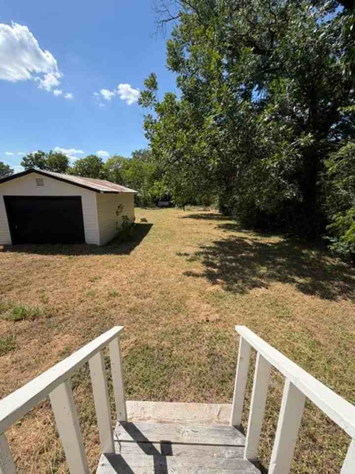 2123 Burnett Ave - Photo 3 of 10