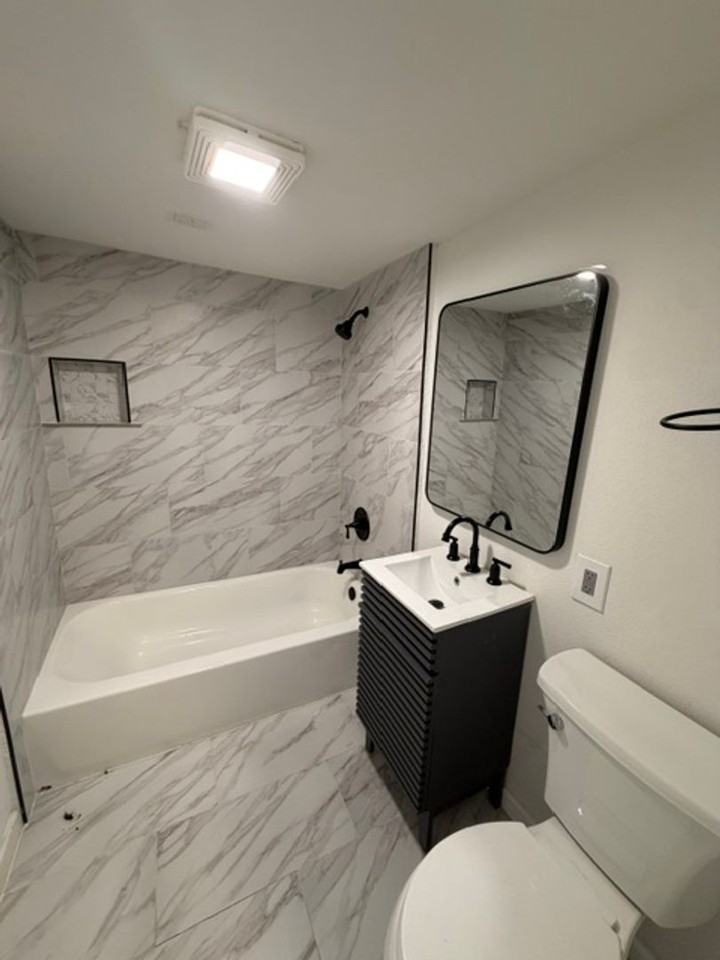 2123 Burnett Ave - Photo 5 of 10