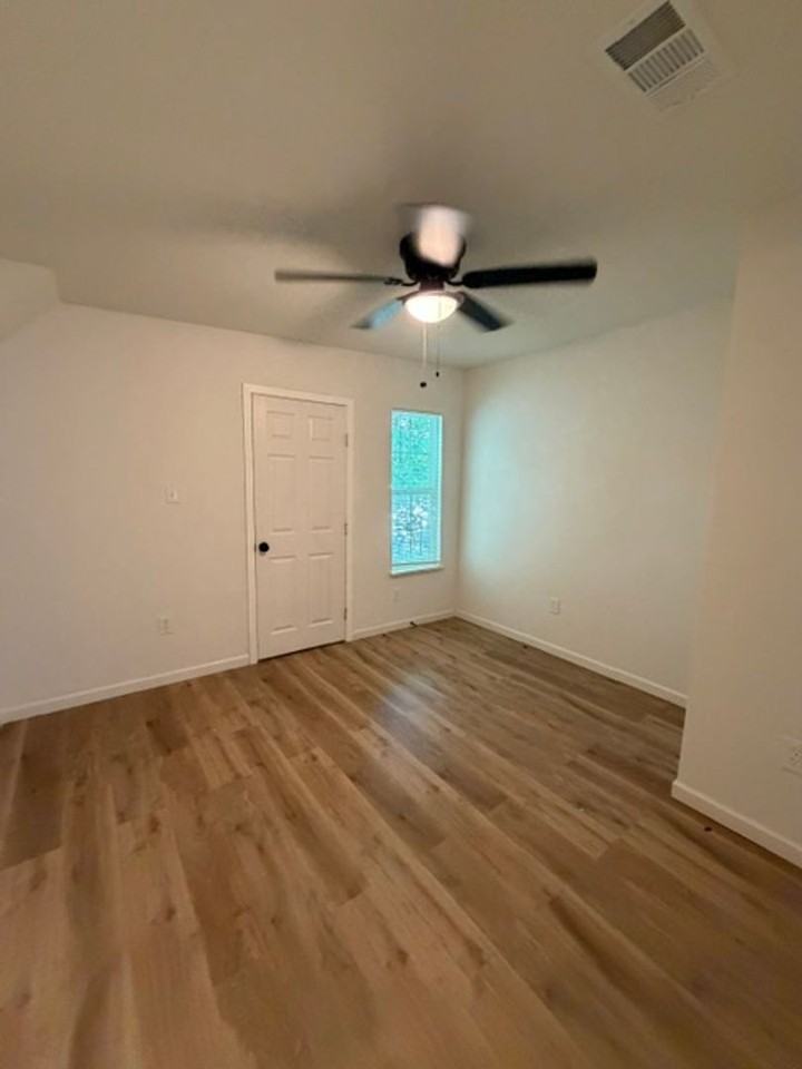 2123 Burnett Ave - Photo 6 of 10