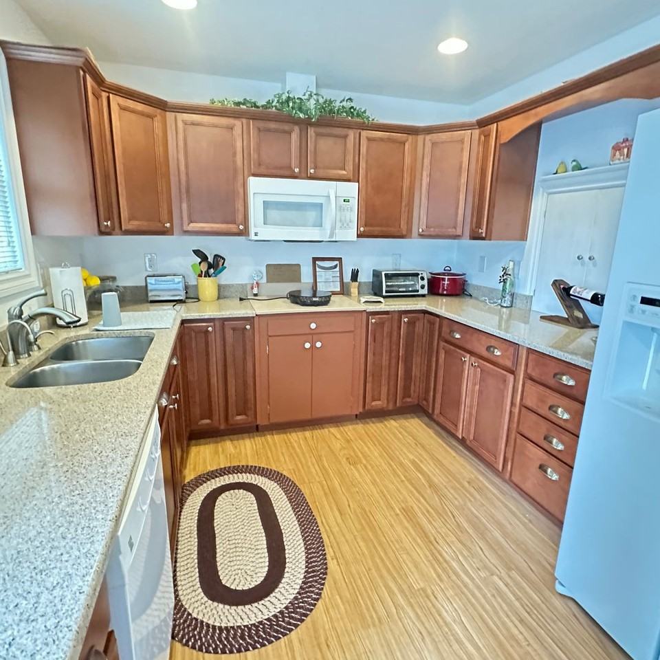 380 N 4th St - Photo 5 of 26