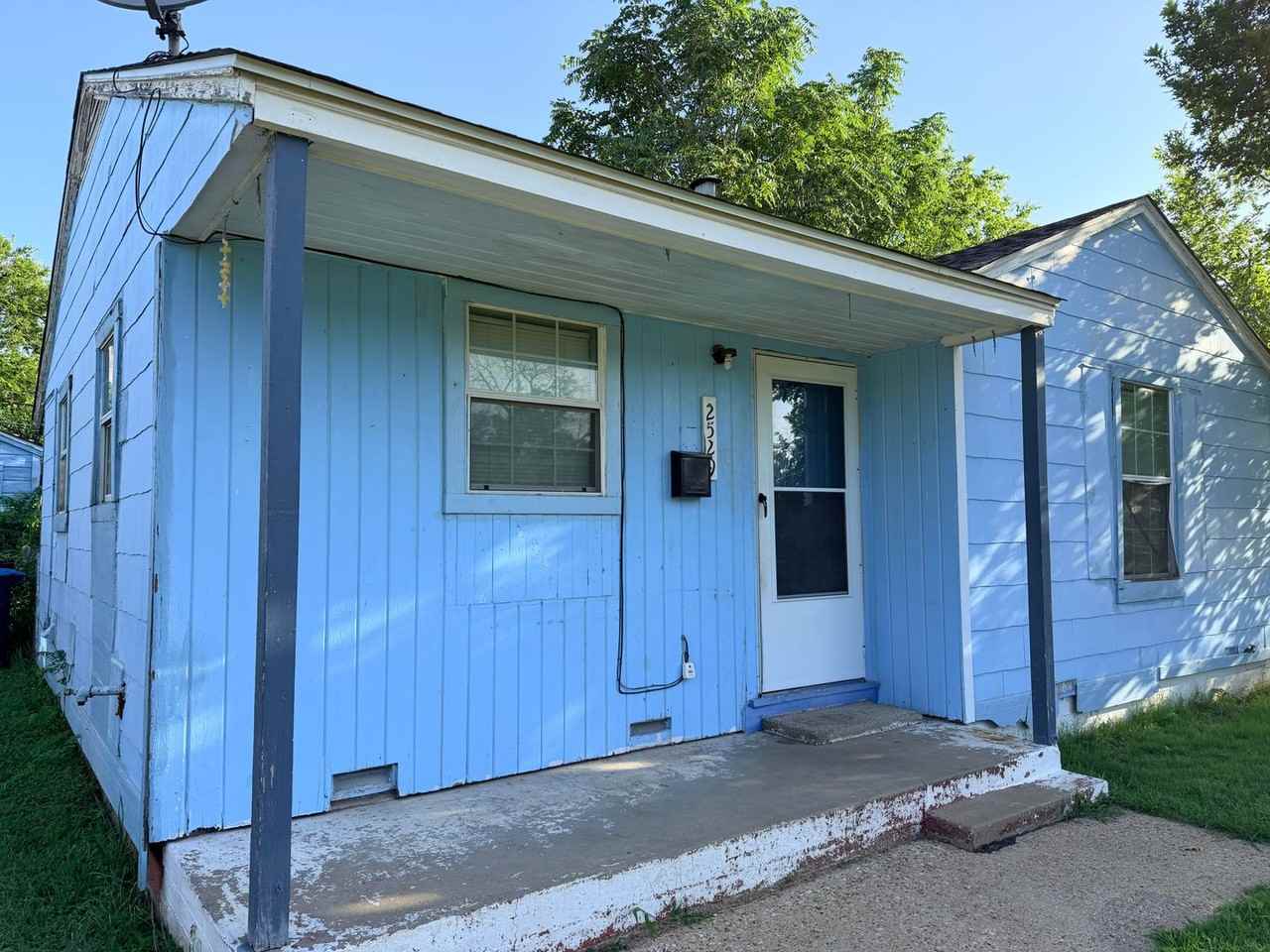 2529 Shropshire St - Photo 2 of 12