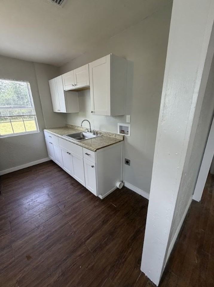 2529 Shropshire St - Photo 5 of 12