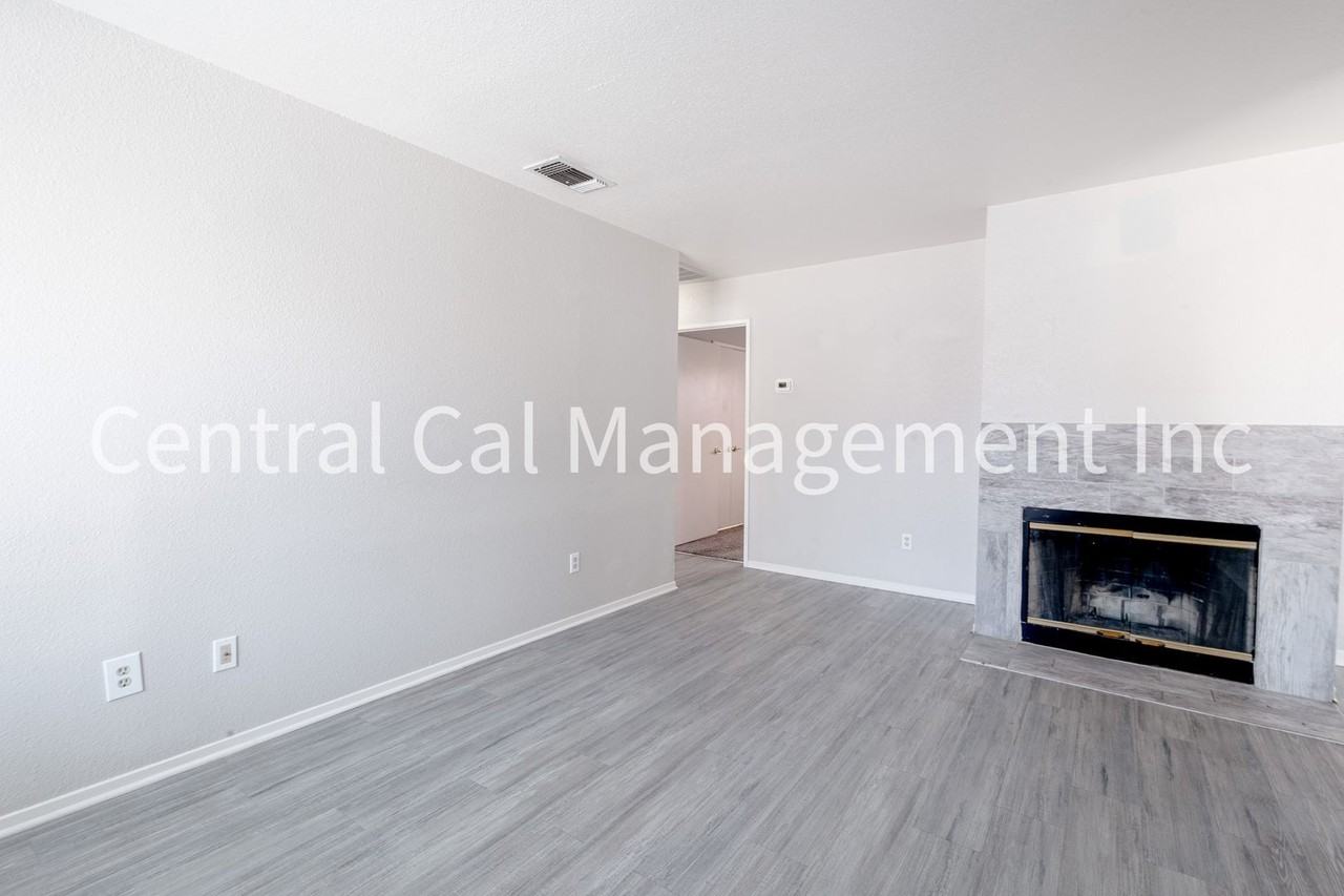 3118 Brookside Dr - Photo 3 of 30