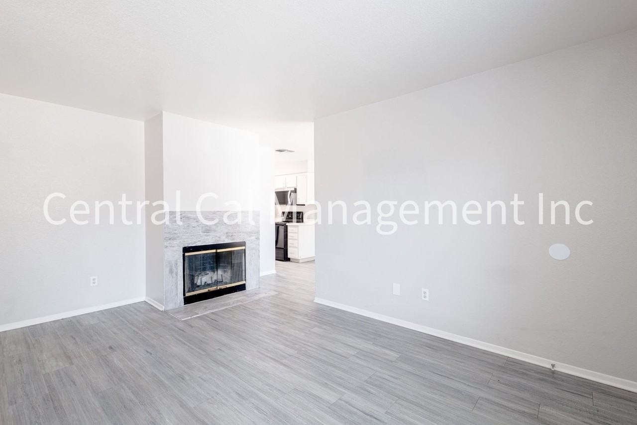 3118 Brookside Dr - Photo 4 of 30
