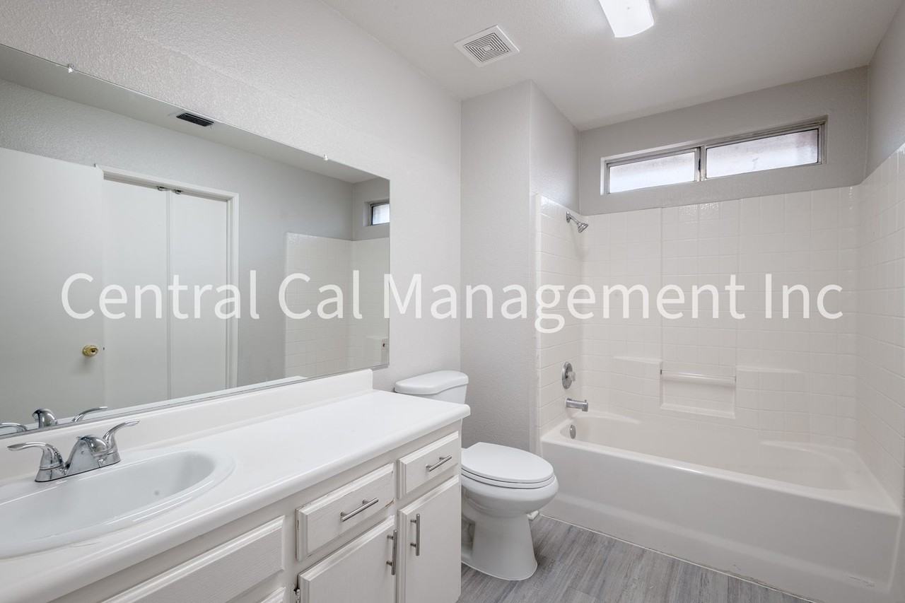 3118 Brookside Dr - Photo 7 of 30