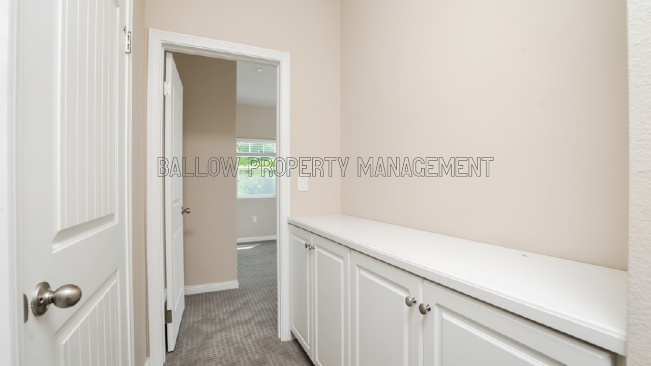 1327 Holly Ave - Photo 7 of 10