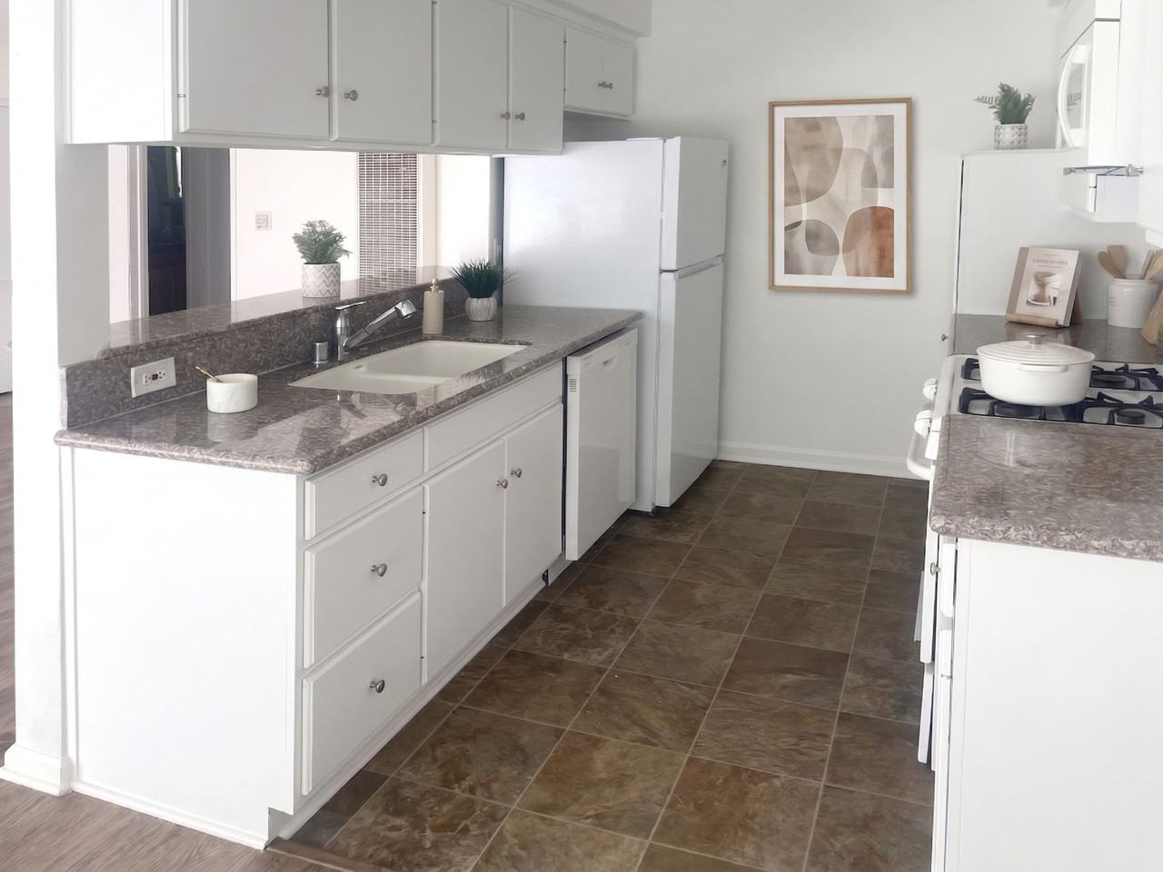 11915 Burbank Blvd Valley Village, CA 91607 - Photo 2 of 11
