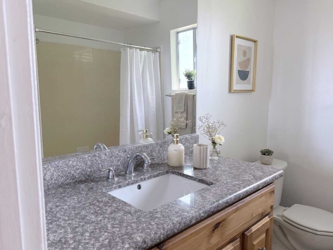 11915 Burbank Blvd Valley Village, CA 91607 - Photo 6 of 11