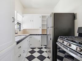 featured image of 3234 E Broadway
