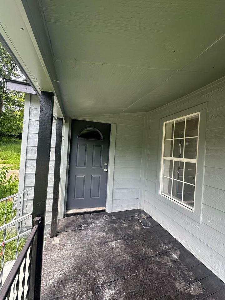 1609 Alma Blvd - Photo 2 of 11