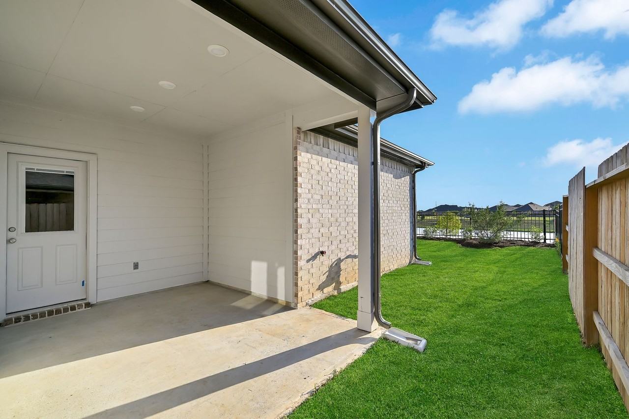 21034 Shore Oak Dr - Photo 3 of 41