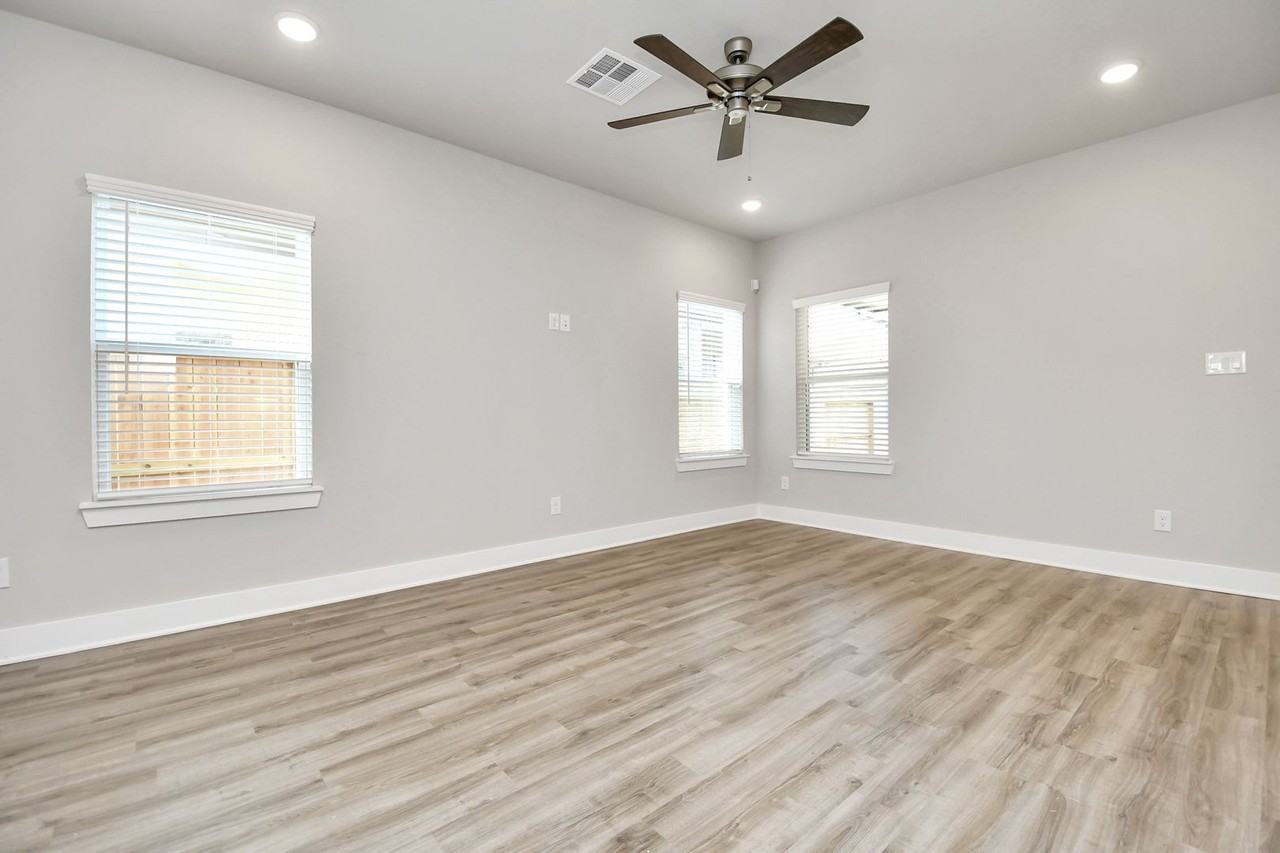 21034 Shore Oak Dr - Photo 5 of 41