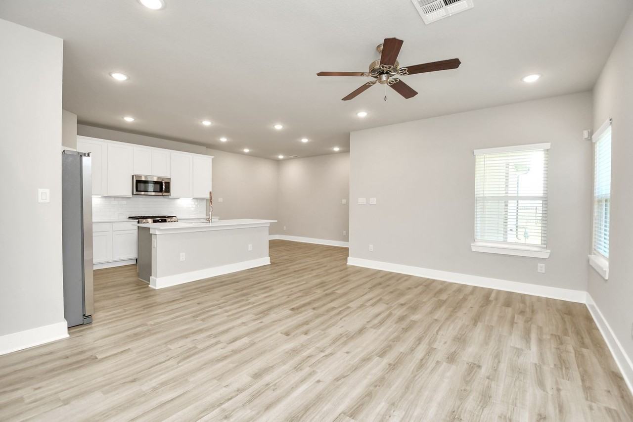 21035 Bay Village Dr - Photo 7 of 44