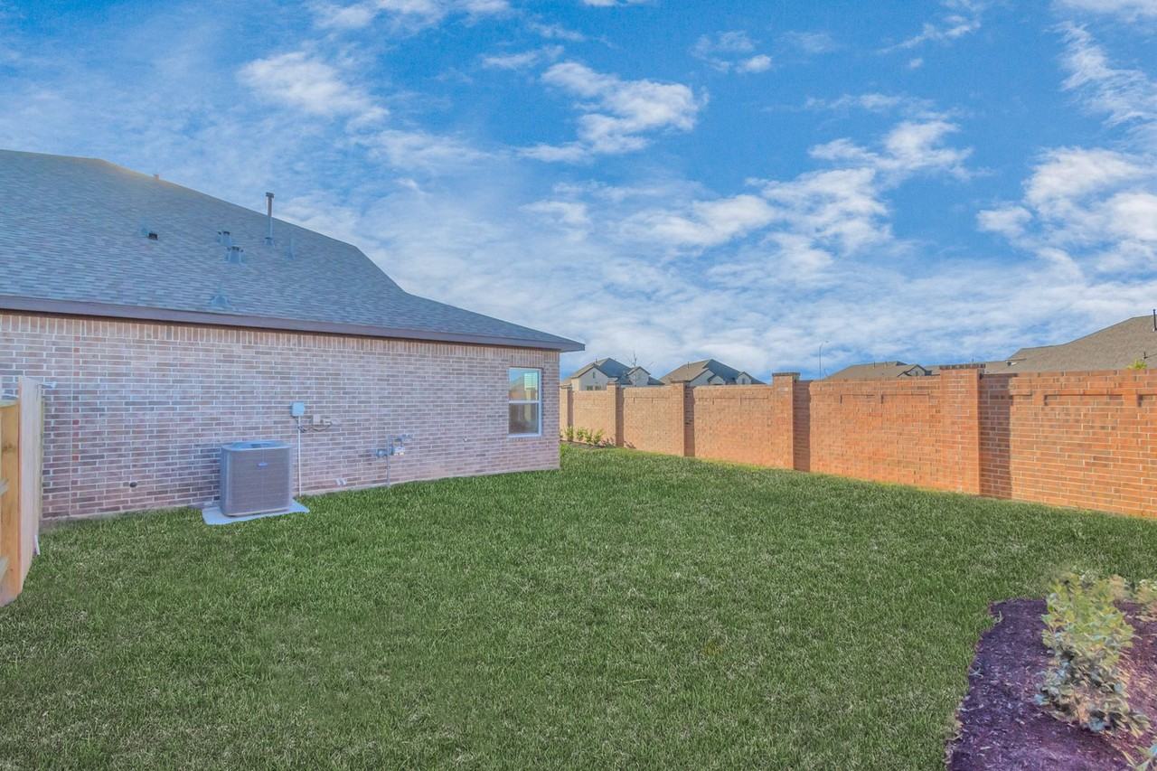 21010 Bay Village Dr - Photo 5 of 43
