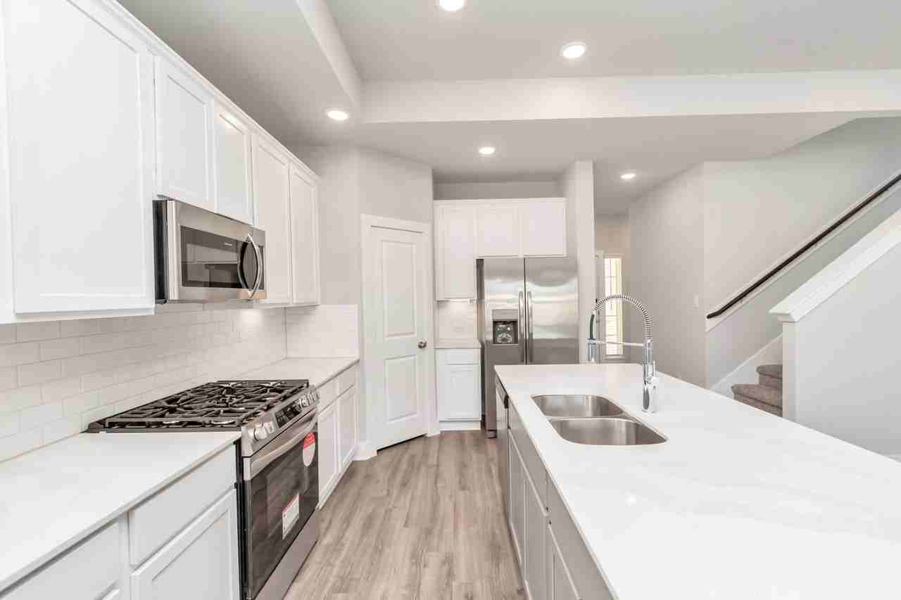 21010 Montego Breeze Ln - Photo 6 of 33