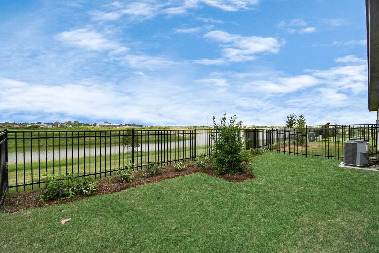 21014 Bay Village Dr - Photo 4 of 34