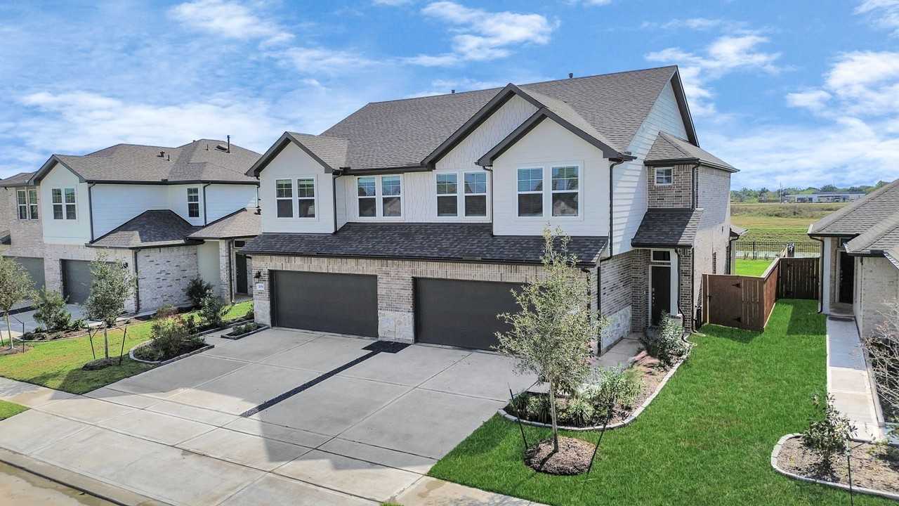 21042 Shore Oak Dr - Photo 2 of 12