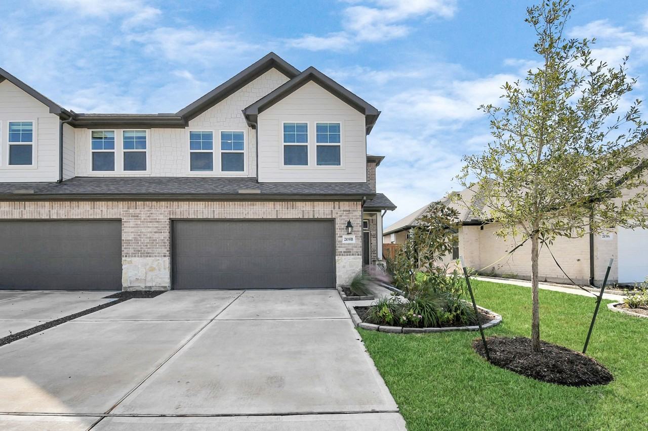 21042 Shore Oak Dr - Photo 3 of 12