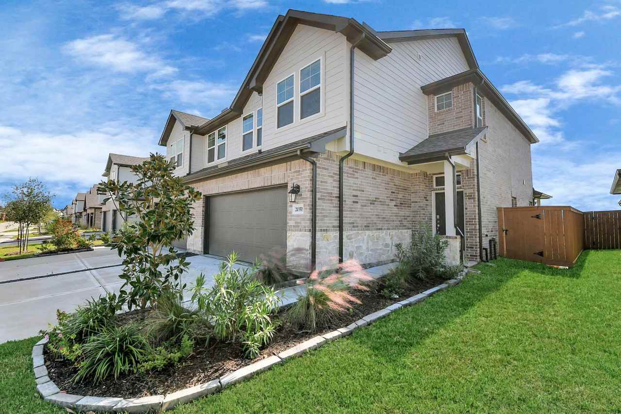 21042 Shore Oak Dr - Photo 4 of 12