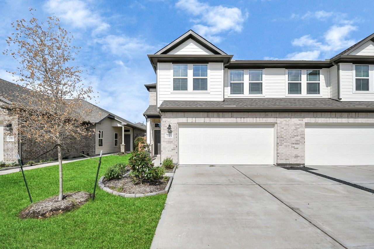 21026 Bay Village Dr - Photo 4 of 49