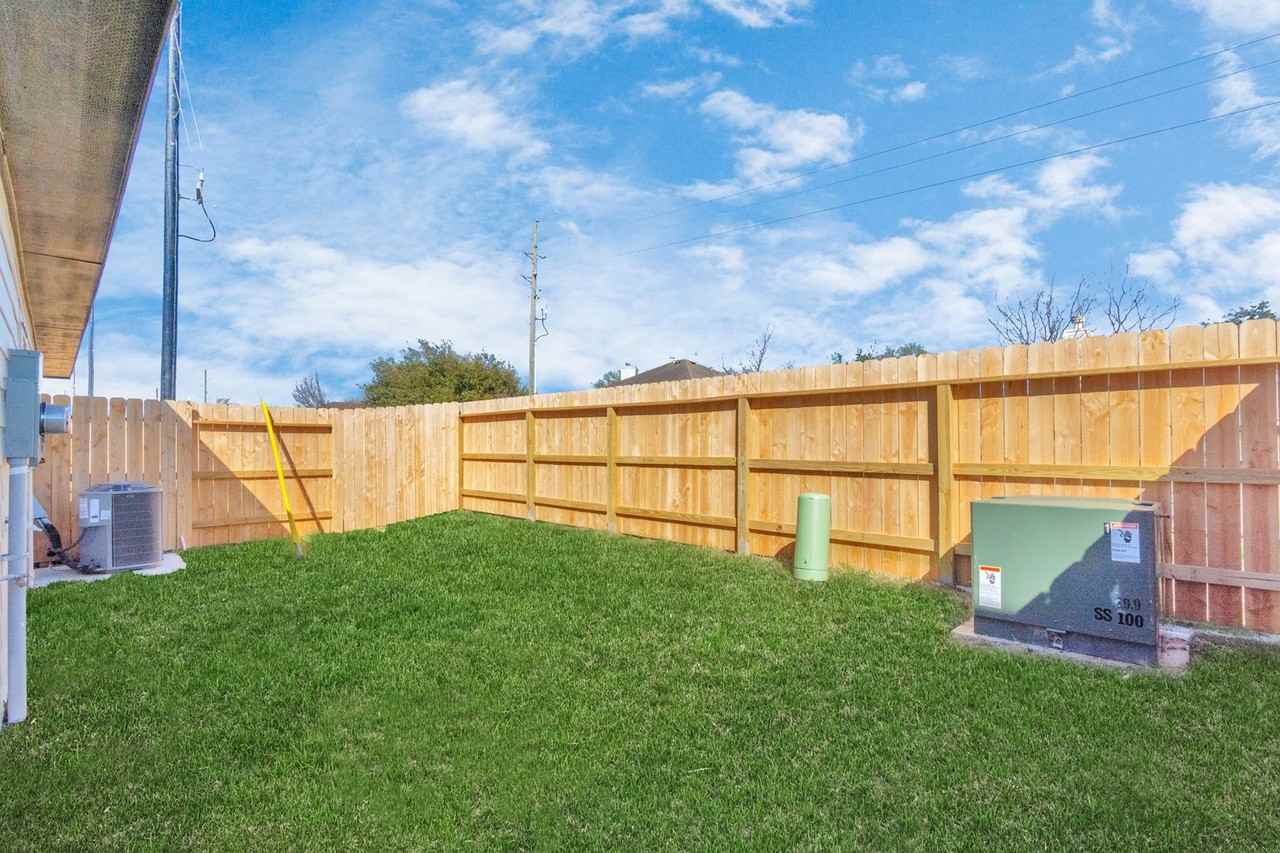 7322 Coconut Bay Dr - Photo 5 of 36