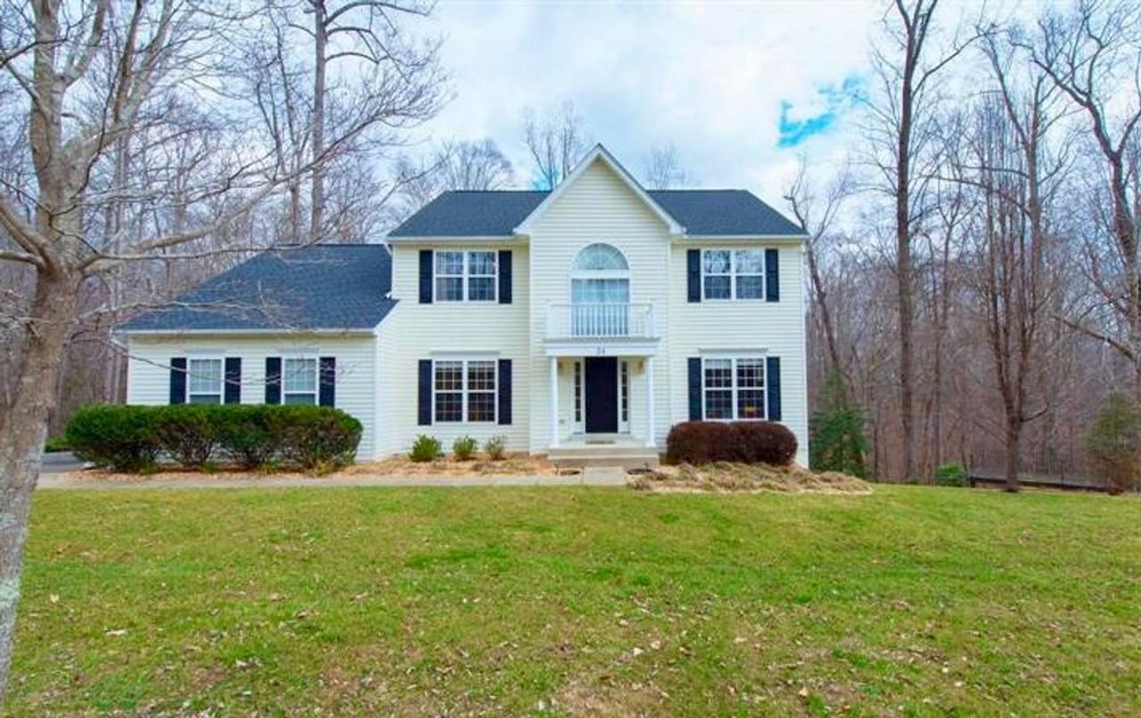 24 Crestwood Ln - Photo 2 of 47