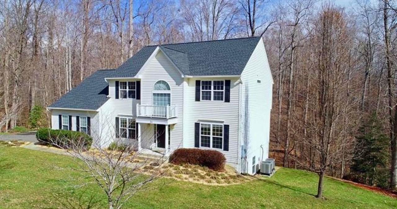 24 Crestwood Ln - Photo 3 of 47