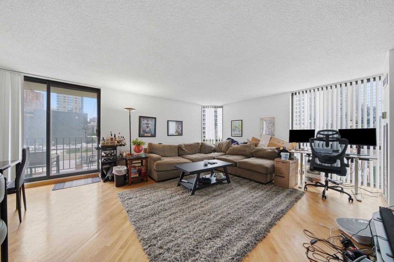 70 W Huron St #502 - Photo 2 of 14